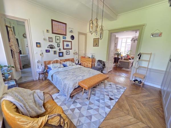 Magnifique Appartement de prestige de 204m² en hyper centre ville de Nevers

Amoureux des biens de caractère, situé au cœur d'un quartier historique du centre ville de Nevers, proche de tous les commerces, écoles et commodités, nous vous présentons ce magnifique appartement de prestige de type T5 dans une résidence sécurisée sans ascenseur, d'une surface habitable Loi Carrez de 204m², appartement 5 pièces  qui comporte une grande entrée indépendante, un grand séjour, une cuisine indépendante aménagée et équipée, un grand salon avec cheminée, une chambre avec placards dressings, un wc indépendant, une salle d'eau au premier niveau, ainsi qu'un palier qui dessert une salle d'eau un wc indépendant, deux chambres dont une avec espace dressing à l'étage, appartement agrémenté d'une cave et d'un grenier aménageable.  

Cet appartement dispose d'un hall d'entrée privatif qui propose un bel escalier en pierres agrémenté de belles rampes en fers forgés. Il dispose d'une grande entrée de 15m², entrée qui plonge sur un immense séjour de 46m²plein de cachet avec ces moulures au plafond et son parquet chêne authentique, séjour dont les grandes fenêtres donnent une belle luminosité. Le séjour donne sur une cuisine aménagée et équipée, et dessert également un dégagement de couloir qui dessert un grand salon de 43m², véritable atout charme avec son beau parquet chêne et son insert de cheminée pour de belles soirées au coin du feu. Le salon donne sur la première chambre de cet appartement, d'une superficie de 21m² qui communique avec la salle d'eau de 8m².
L'entrée principale distribue également un wc indépendant, ainsi qu'un dégagement de couloir qui propose l'escalier qui mène au second niveau de ce duplex.
Le palier distribue une salle d'eau de 7m², un wc indépendant, une chambre de 12m², ainsi qu'une seconde chambre de 22,5m² aménagée en bureau, qui dispose d'un espace dressing de 4m².
Le palier propose également un accès au troisième niveau, niveau de grenier aménageable avec une belle hauteur sous plafond.
Côté pratique, le halle d'entrée propose une petite cave.

Tous les sols de cet appartement sont en parquet chêne authentique (dégagement, salon, séjour, chambre, palier chambre à l'étage), en jonc de mer (seconde chambre de l'étage) en carrelage (salle d'eau et wc du premier niveau), ou en linoléum (entrée, salle d'eau), il bénéficie d'une isolation double vitrage PVC récente pour les huisseries, de volets bois standards, d'un chauffage individuel au gaz avec une chaudière récente (2020).
L'immeuble bénéficie d'une toiture en ardoises naturelles en bon état.
Niveau énergie, ce bien dispose de bonnes notes énergétiques, en D en dépenses énergétiques donc économique et en D en gaz à effet de serre donc peu polluant.
Cet appartement  propose un assainissement collectif.
Côté internet, il dispose de la fibre.
Les charges de copropriété s'élèvent à 1500€/an

Les plus: La qualité générale du bien et son aménagement intérieur, sa proximité avec toutes les écoles, commerces et commodités du centre ville de Nevers , son charme intérieur avec son parquet chêne authentique et ses moulures au plafond, son séjour de 46m², sa cuisine aménagée et équipée, son salon de 40m² avec son insert de cheminée, ses chambres et salle d'eau avec wc sur chaque niveau.
  
Photos supplémentaires disponibles sur BSK IMMOBILIER > Nos conseillers > Olivier FRESLON
Pour tout renseignement complémentaire ou pour une visite, contactez moi au 07.62.78.13.13.

Amoureux des biens de caractère, idéal pour une grande famille ou pour une résidence secondaire, cet appartement est une opportunité rare à saisir, un vrai coup de cœur!!!