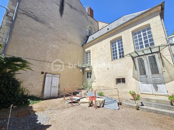 Magnifique Appartement de prestige de 204m² en hyper centre ville de Nevers

Amoureux des biens de caractère, situé au cœur d'un quartier historique du centre ville de Nevers, proche de tous les commerces, écoles et commodités, nous vous présentons ce magnifique appartement de prestige de type T5 dans une résidence sécurisée sans ascenseur, d'une surface habitable Loi Carrez de 204m², appartement 5 pièces  qui comporte une grande entrée indépendante, un grand séjour, une cuisine indépendante aménagée et équipée, un grand salon avec cheminée, une chambre avec placards dressings, un wc indépendant, une salle d'eau au premier niveau, ainsi qu'un palier qui dessert une salle d'eau un wc indépendant, deux chambres dont une avec espace dressing à l'étage, appartement agrémenté d'une cave et d'un grenier aménageable.  

Cet appartement dispose d'un hall d'entrée privatif qui propose un bel escalier en pierres agrémenté de belles rampes en fers forgés. Il dispose d'une grande entrée de 15m², entrée qui plonge sur un immense séjour de 46m²plein de cachet avec ces moulures au plafond et son parquet chêne authentique, séjour dont les grandes fenêtres donnent une belle luminosité. Le séjour donne sur une cuisine aménagée et équipée, et dessert également un dégagement de couloir qui dessert un grand salon de 43m², véritable atout charme avec son beau parquet chêne et son insert de cheminée pour de belles soirées au coin du feu. Le salon donne sur la première chambre de cet appartement, d'une superficie de 21m² qui communique avec la salle d'eau de 8m².
L'entrée principale distribue également un wc indépendant, ainsi qu'un dégagement de couloir qui propose l'escalier qui mène au second niveau de ce duplex.
Le palier distribue une salle d'eau de 7m², un wc indépendant, une chambre de 12m², ainsi qu'une seconde chambre de 22,5m² aménagée en bureau, qui dispose d'un espace dressing de 4m².
Le palier propose également un accès au troisième niveau, niveau de grenier aménageable avec une belle hauteur sous plafond.
Côté pratique, le halle d'entrée propose une petite cave.

Tous les sols de cet appartement sont en parquet chêne authentique (dégagement, salon, séjour, chambre, palier chambre à l'étage), en jonc de mer (seconde chambre de l'étage) en carrelage (salle d'eau et wc du premier niveau), ou en linoléum (entrée, salle d'eau), il bénéficie d'une isolation double vitrage PVC récente pour les huisseries, de volets bois standards, d'un chauffage individuel au gaz avec une chaudière récente (2020).
L'immeuble bénéficie d'une toiture en ardoises naturelles en bon état.
Niveau énergie, ce bien dispose de bonnes notes énergétiques, en D en dépenses énergétiques donc économique et en D en gaz à effet de serre donc peu polluant.
Cet appartement  propose un assainissement collectif.
Côté internet, il dispose de la fibre.
Les charges de copropriété s'élèvent à 1500€/an

Les plus: La qualité générale du bien et son aménagement intérieur, sa proximité avec toutes les écoles, commerces et commodités du centre ville de Nevers , son charme intérieur avec son parquet chêne authentique et ses moulures au plafond, son séjour de 46m², sa cuisine aménagée et équipée, son salon de 40m² avec son insert de cheminée, ses chambres et salle d'eau avec wc sur chaque niveau.
  
Photos supplémentaires disponibles sur BSK IMMOBILIER > Nos conseillers > Olivier FRESLON
Pour tout renseignement complémentaire ou pour une visite, contactez moi au 07.62.78.13.13.

Amoureux des biens de caractère, idéal pour une grande famille ou pour une résidence secondaire, cet appartement est une opportunité rare à saisir, un vrai coup de cœur!!!