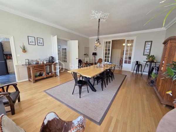 Magnifique Appartement de prestige de 204m² en hyper centre ville de Nevers

Amoureux des biens de caractère, situé au cœur d'un quartier historique du centre ville de Nevers, proche de tous les commerces, écoles et commodités, nous vous présentons ce magnifique appartement de prestige de type T5 dans une résidence sécurisée sans ascenseur, d'une surface habitable Loi Carrez de 204m², appartement 5 pièces  qui comporte une grande entrée indépendante, un grand séjour, une cuisine indépendante aménagée et équipée, un grand salon avec cheminée, une chambre avec placards dressings, un wc indépendant, une salle d'eau au premier niveau, ainsi qu'un palier qui dessert une salle d'eau un wc indépendant, deux chambres dont une avec espace dressing à l'étage, appartement agrémenté d'une cave et d'un grenier aménageable.  

Cet appartement dispose d'un hall d'entrée privatif qui propose un bel escalier en pierres agrémenté de belles rampes en fers forgés. Il dispose d'une grande entrée de 15m², entrée qui plonge sur un immense séjour de 46m²plein de cachet avec ces moulures au plafond et son parquet chêne authentique, séjour dont les grandes fenêtres donnent une belle luminosité. Le séjour donne sur une cuisine aménagée et équipée, et dessert également un dégagement de couloir qui dessert un grand salon de 43m², véritable atout charme avec son beau parquet chêne et son insert de cheminée pour de belles soirées au coin du feu. Le salon donne sur la première chambre de cet appartement, d'une superficie de 21m² qui communique avec la salle d'eau de 8m².
L'entrée principale distribue également un wc indépendant, ainsi qu'un dégagement de couloir qui propose l'escalier qui mène au second niveau de ce duplex.
Le palier distribue une salle d'eau de 7m², un wc indépendant, une chambre de 12m², ainsi qu'une seconde chambre de 22,5m² aménagée en bureau, qui dispose d'un espace dressing de 4m².
Le palier propose également un accès au troisième niveau, niveau de grenier aménageable avec une belle hauteur sous plafond.
Côté pratique, le halle d'entrée propose une petite cave.

Tous les sols de cet appartement sont en parquet chêne authentique (dégagement, salon, séjour, chambre, palier chambre à l'étage), en jonc de mer (seconde chambre de l'étage) en carrelage (salle d'eau et wc du premier niveau), ou en linoléum (entrée, salle d'eau), il bénéficie d'une isolation double vitrage PVC récente pour les huisseries, de volets bois standards, d'un chauffage individuel au gaz avec une chaudière récente (2020).
L'immeuble bénéficie d'une toiture en ardoises naturelles en bon état.
Niveau énergie, ce bien dispose de bonnes notes énergétiques, en D en dépenses énergétiques donc économique et en D en gaz à effet de serre donc peu polluant.
Cet appartement  propose un assainissement collectif.
Côté internet, il dispose de la fibre.
Les charges de copropriété s'élèvent à 1500€/an

Les plus: La qualité générale du bien et son aménagement intérieur, sa proximité avec toutes les écoles, commerces et commodités du centre ville de Nevers , son charme intérieur avec son parquet chêne authentique et ses moulures au plafond, son séjour de 46m², sa cuisine aménagée et équipée, son salon de 40m² avec son insert de cheminée, ses chambres et salle d'eau avec wc sur chaque niveau.
  
Photos supplémentaires disponibles sur BSK IMMOBILIER > Nos conseillers > Olivier FRESLON
Pour tout renseignement complémentaire ou pour une visite, contactez moi au 07.62.78.13.13.

Amoureux des biens de caractère, idéal pour une grande famille ou pour une résidence secondaire, cet appartement est une opportunité rare à saisir, un vrai coup de cœur!!!