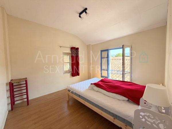 SPACIEUSE MAISON DE VILLE, 164M² HAB, 4 CHAMBRES, TERRASSE, GARAGE, QUILLAN CENTRE