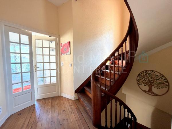 SPACIEUSE MAISON DE VILLE, 164M² HAB, 4 CHAMBRES, TERRASSE, GARAGE, QUILLAN CENTRE