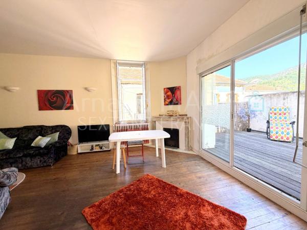 SPACIEUSE MAISON DE VILLE, 164M² HAB, 4 CHAMBRES, TERRASSE, GARAGE, QUILLAN CENTRE