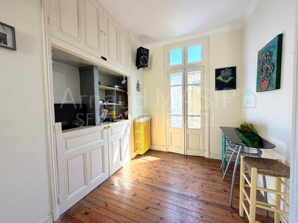 SPACIEUSE MAISON DE VILLE, 164M² HAB, 4 CHAMBRES, TERRASSE, GARAGE, QUILLAN CENTRE