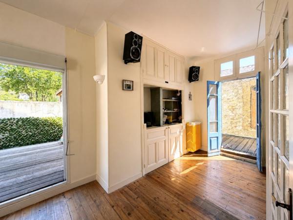 SPACIEUSE MAISON DE VILLE, 164M² HAB, 4 CHAMBRES, TERRASSE, GARAGE, QUILLAN CENTRE