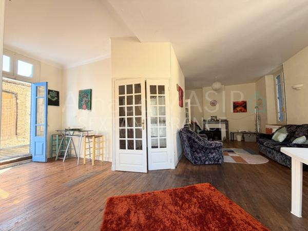 SPACIEUSE MAISON DE VILLE, 164M² HAB, 4 CHAMBRES, TERRASSE, GARAGE, QUILLAN CENTRE