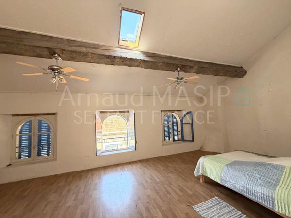 SPACIEUSE MAISON DE VILLE, 164M² HAB, 4 CHAMBRES, TERRASSE, GARAGE, QUILLAN CENTRE