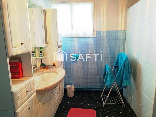 maison de campagne en chalosse pres de DAX avec grange , puits , garage et vue