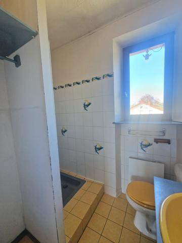 Maison familiale spacieuse au calme avec 5 chambres, 2 salles de bain !