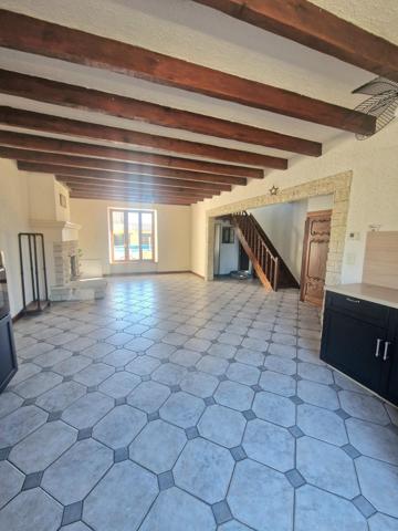 Maison familiale spacieuse au calme avec 5 chambres, 2 salles de bain !