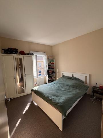 BORDEAUX - Barrière de Toulouse - Appartement T2 - 31m2 - Vendu loué et meublé - Immeuble en pierres