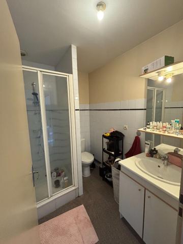BORDEAUX - Barrière de Toulouse - Appartement T2 - 31m2 - Vendu loué et meublé - Immeuble en pierres