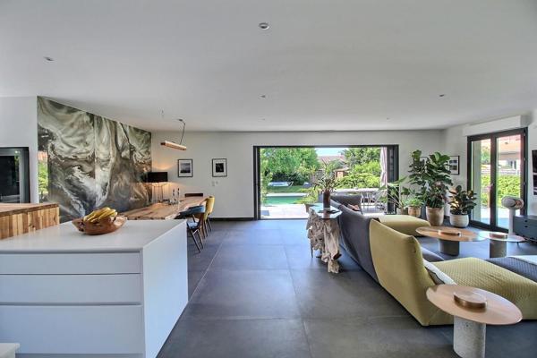 Maison à vendre  8 pièces - 250 m2 EYSINES - 33