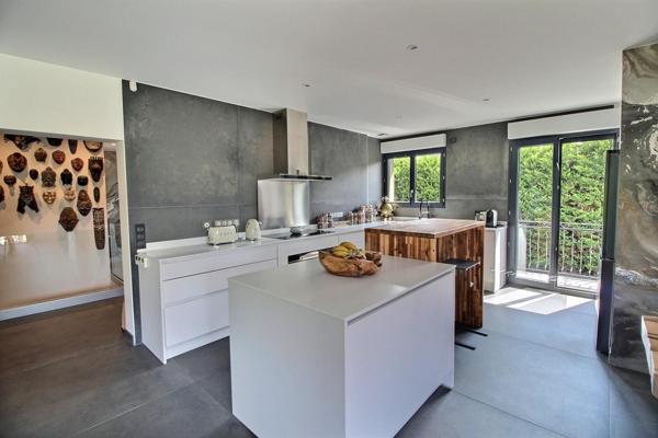 Maison à vendre  8 pièces - 250 m2 EYSINES - 33