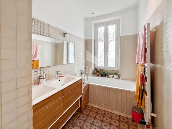 LES PENNES MIRABEAU - Maison T4 de 137m2 + dépendance, piscine et garage