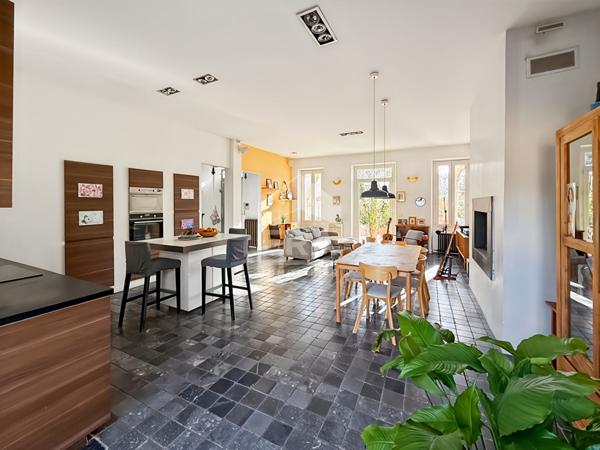 LES PENNES MIRABEAU - Maison T4 de 137m2 + dépendance, piscine et garage