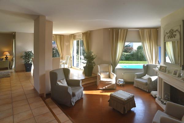 Propriété située au calme dans le centre La trinité sur Mer 56470