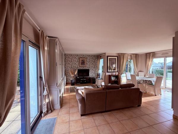 Propriété située au calme dans le centre La trinité sur Mer 56470