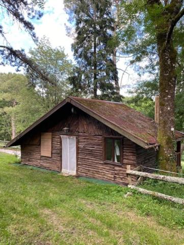 Magnifique maison de Maître, à vendre, 6 pièces SAINT ASTIER (24) avec vues, sur plus de 17 ha de terrain arboré et vallonné.