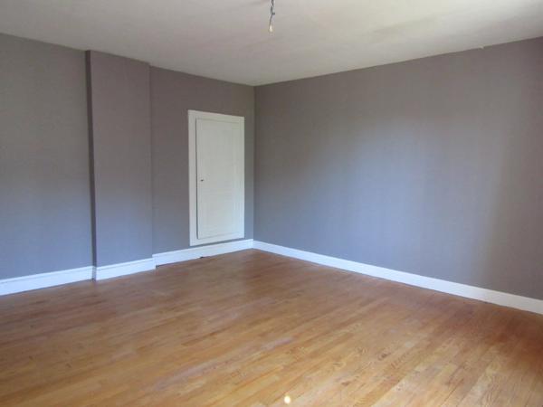 Vente                                                      Maison
                        
                     5 pièces                      142 m2                     à Épinal