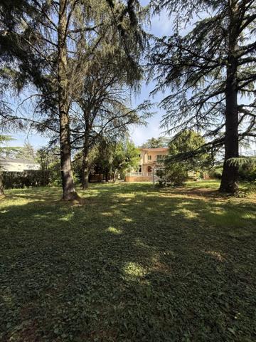 Maison lumineuse avec jardin