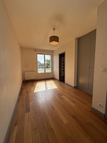 Maison lumineuse avec jardin