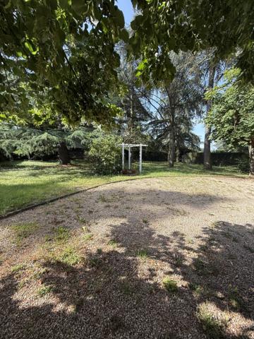 Maison lumineuse avec jardin