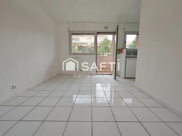 Studio en rez-de-chaussée avec terrasse et parking