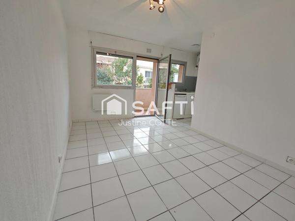 Studio en rez-de-chaussée avec terrasse et parking