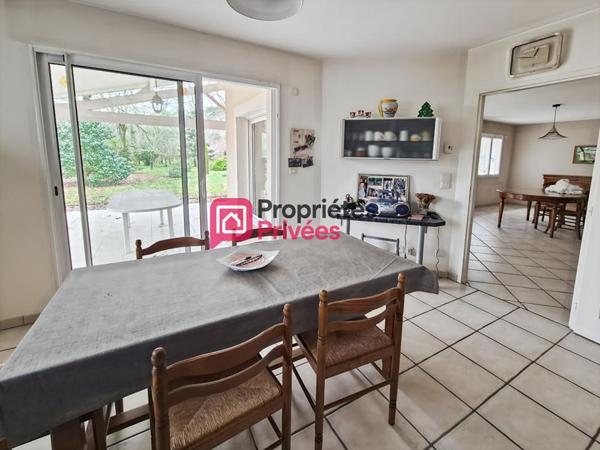 Maison de plain-pied 140 m² ,6 pièces, garage, dépendance et jardin