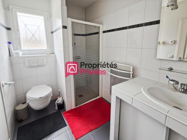 Maison de plain-pied 140 m² ,6 pièces, garage, dépendance et jardin