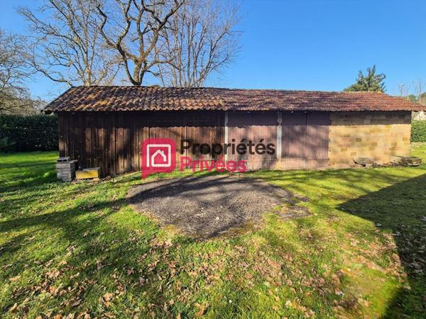 Maison de plain-pied 140 m² ,6 pièces, garage, dépendance et jardin