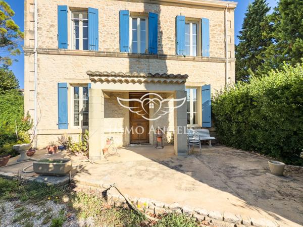 Propriété maison de maître + habitation et annexes; A rénover