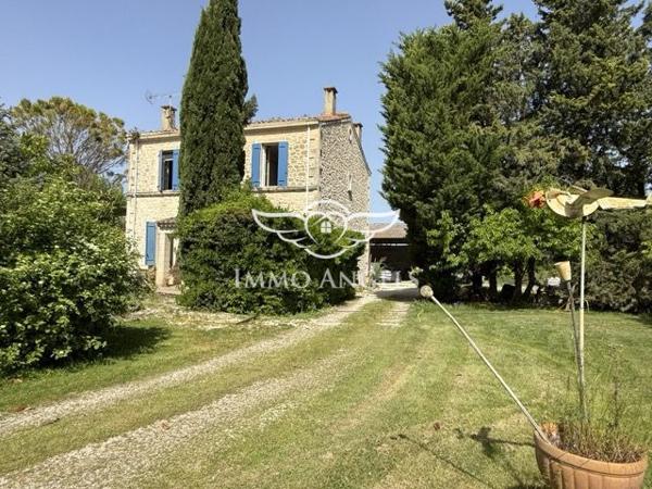 Propriété maison de maître + habitation et annexes; A rénover