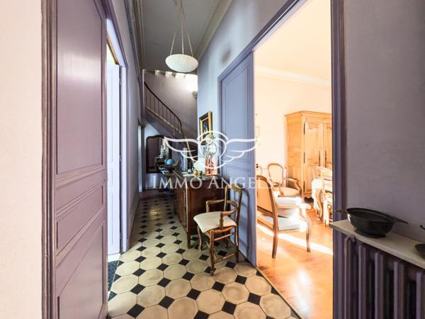 Propriété maison de maître + habitation et annexes; A rénover