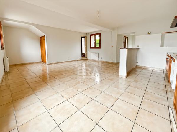 location maison avec stationnement et garage