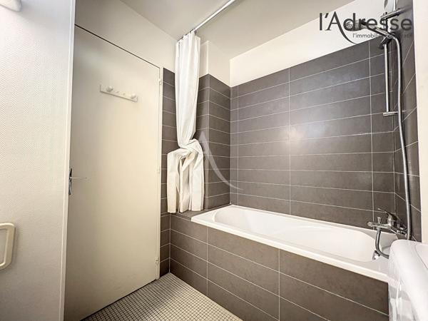Puteaux/ Centre-Ville Studio 1 pièce 34m²/ Meublé avec Cave