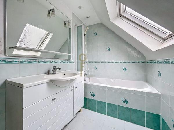 Maison mitoyenne 1 côté Tourcoing Secteur Tourcoing-Neuville en Ferrain 136 m²