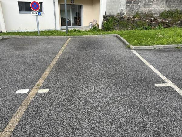 Parking à louer |  Landerneau |  | 12 m²