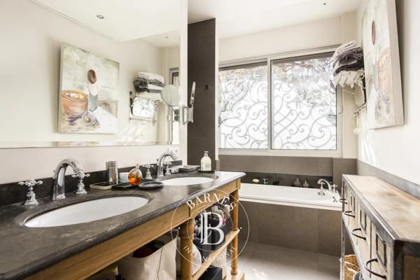 Neuilly-sur-Seine, Appartement 5 Chambres -  176 m² à vendre