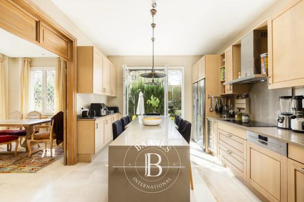 Neuilly-sur-Seine, Appartement 5 Chambres -  176 m² à vendre