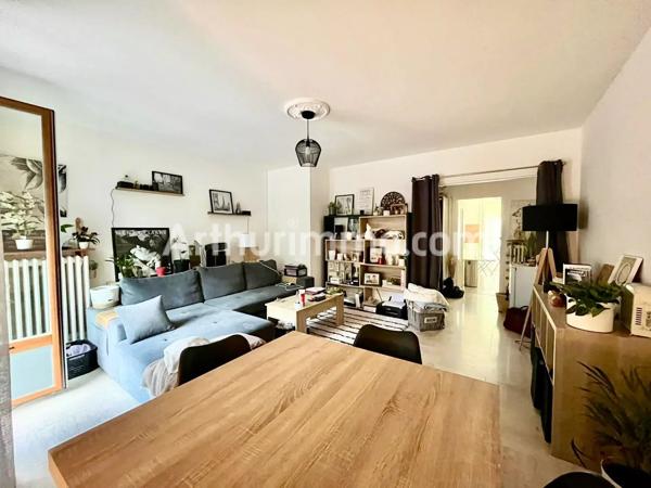 Vente                                                      Appartement
                        
                     3 pièces                      79 m2                     à Béziers