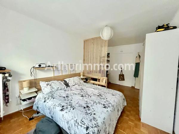 Vente                                                      Appartement
                        
                     3 pièces                      79 m2                     à Béziers
