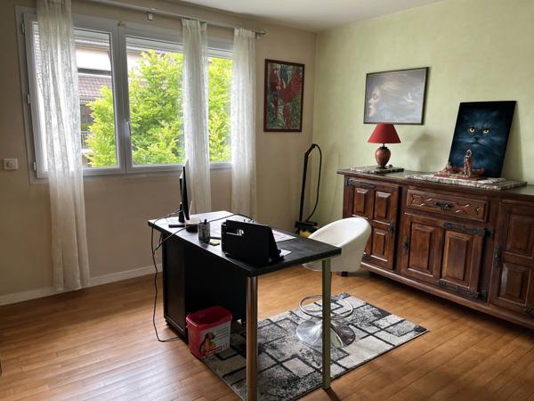 L'Haÿ-les-Roses (94240) Maison divisible de 183 m2 sur Terrain de 755 m2. 2 entrées distinctes