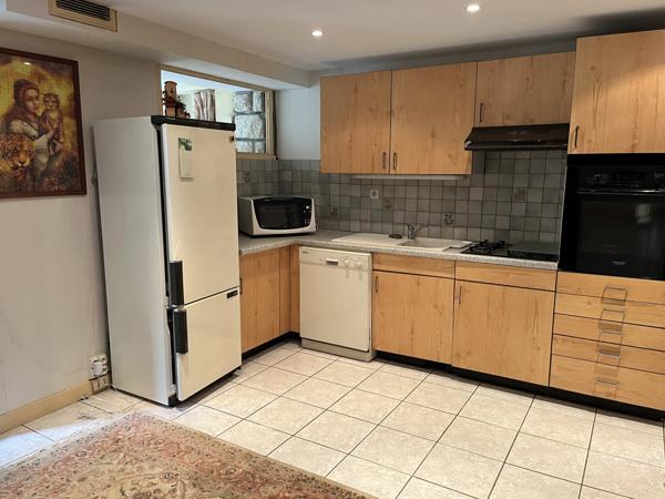 L'Haÿ-les-Roses (94240) Maison divisible de 183 m2 sur Terrain de 755 m2. 2 entrées distinctes