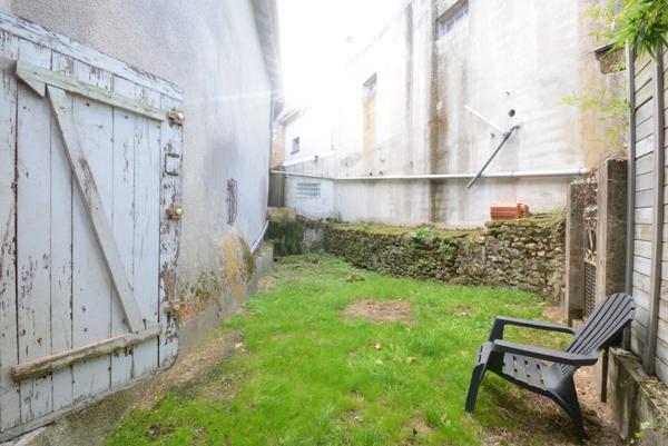 Maison + grange proche de MUSSIDAN (24)