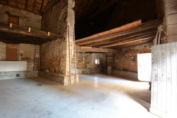 Maison + grange proche de MUSSIDAN (24)