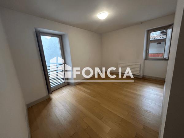 Location Appartement 4 pièces 81.35 m² - 7 RUE CHENOISE Grenoble 38000