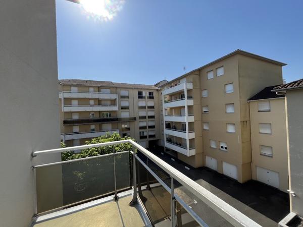 Appartement à louer 520 € CC Pau 1 pièce 26 m² DPE B