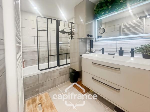 Appartement à vendre 4 pièces LA SEYNE SUR MER (83), grand T4 de 81m2 - Loggia - Garage et Cave.