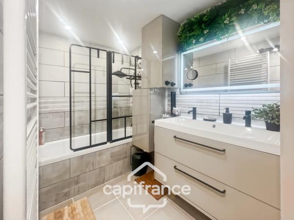 Appartement à vendre 4 pièces LA SEYNE SUR MER (83), grand T4 de 81m2 - Loggia - Garage et Cave.